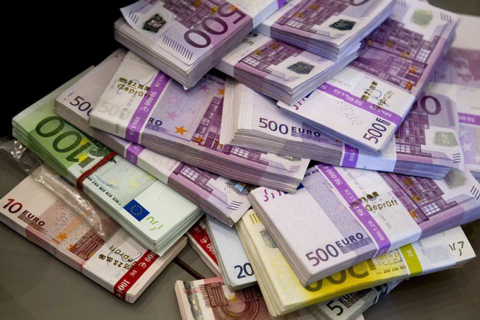 Ilustračný obrázok k článku Slobodný a bezdetný Čech vyhral takmer 5 miliónov eur: Výhru si už vyzdvihol